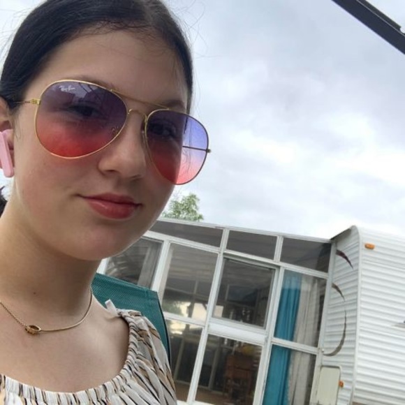 Meet your Posher, Jadou - Picture 1 of 1